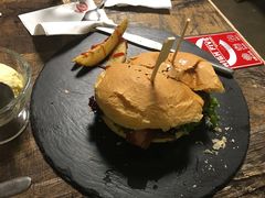 -HIGH FIVE哈福手工汉堡(桂林路店)