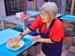 -亚王咖喱鸡米粉面