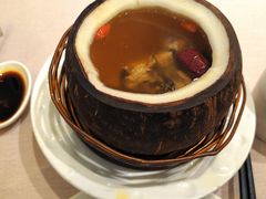 海椰皇炖乌鸡-尚一汤·粤菜海鲜(环球港店)