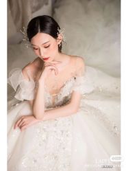 -Lady  Jane高端婚纱礼服馆