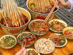 -拈签一笑黄牛肉辣卤串串