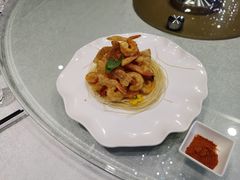 -鞍山大白鲨美食酒店