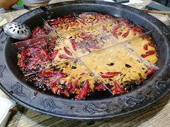 -渝嘴小老弟老火锅(华新村店)