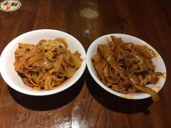 -艳阳天民俗村(公园路店)