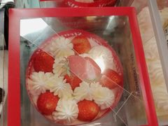 草莓鲜奶蛋糕-佳麦烘焙(姚港路店)