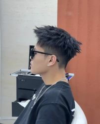 -尤司男士国潮理发馆