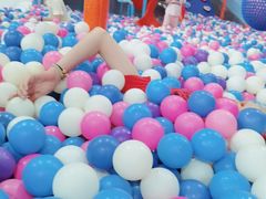 -嘿哟动霸CHUA·新潮玩运动娱乐中心·蹦床滑冰团建乐园