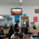 10点来，国庆第四天，高德导航到，右边有车库方便停车
