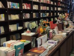 -钟书阁(松江泰晤士小镇店)