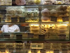 -白玉兰食品甜凤店(合生汇店)