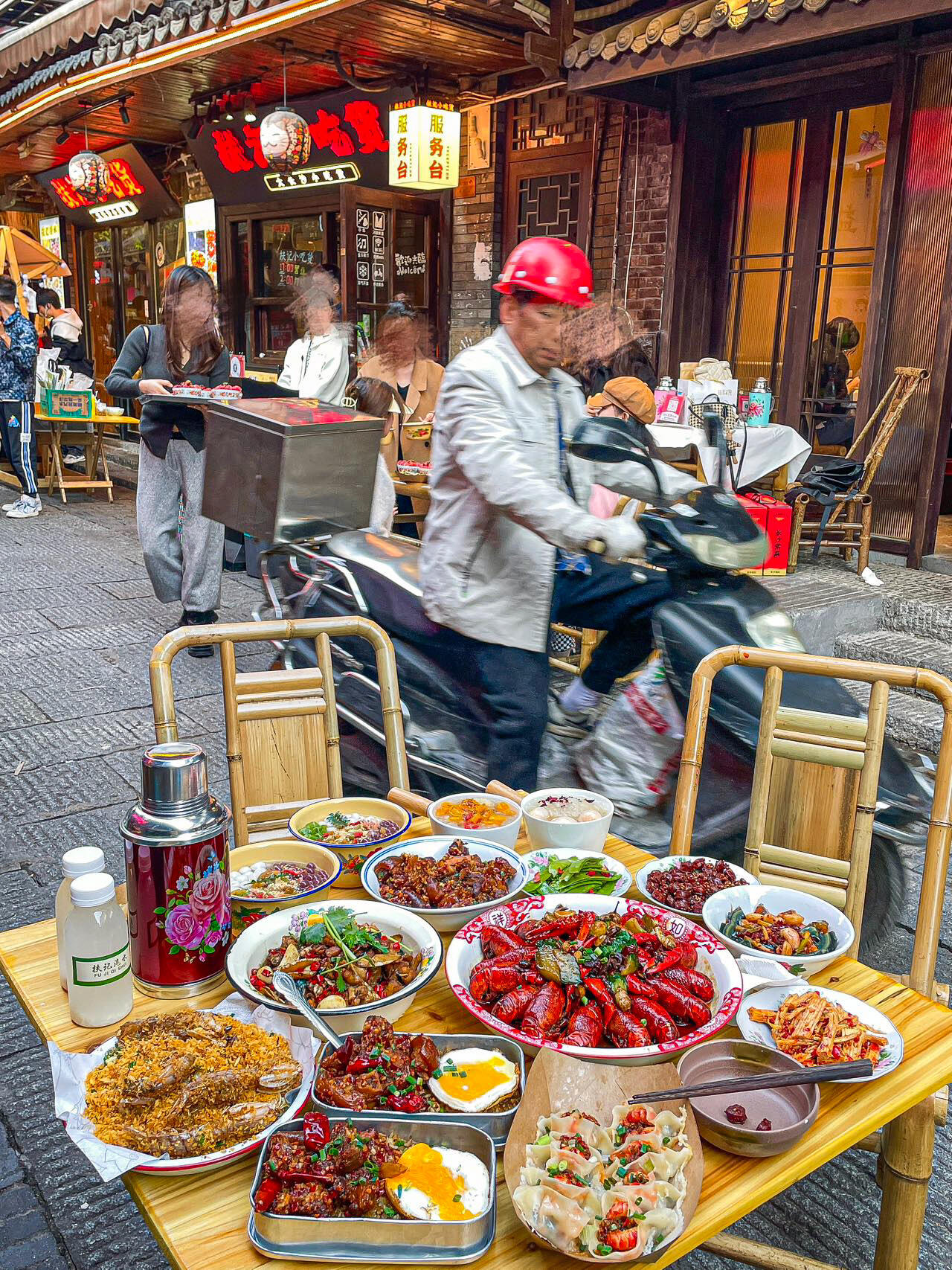 巷子里餐饮图片