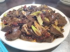 -金卯白肉罩火烧