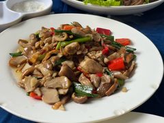 腊肉炒牛肝菌-翕庐小苑