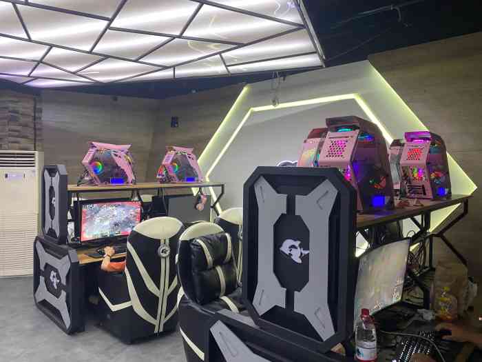 网鱼网咖(青特万达店)-"从开业一直就在这里了 也算和这家网鱼一起.