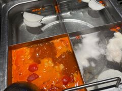 锅底四宫格-海底捞火锅(群光广场店)