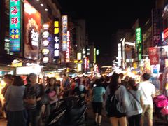 -六合夜市
