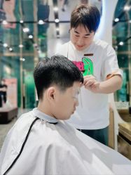-卡尔诗·科技美肤连锁