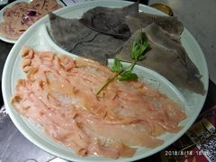 -红九格老火锅(三峡广场店)