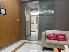 -雅悦齿科(顾村公园店)