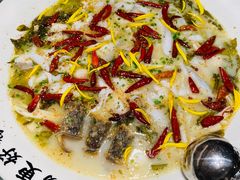 -江渔儿酸菜鱼·拔草餐厅(虎门君乐汇店)