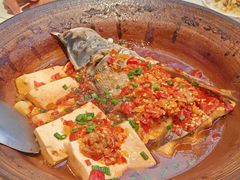 -阿瓦山寨·湘菜现炒·剁椒鱼头王(咸阳总店)