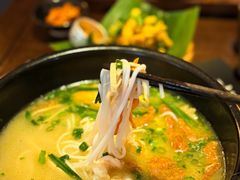 -银米·云南传统过桥米线(双廊黑金冠店)