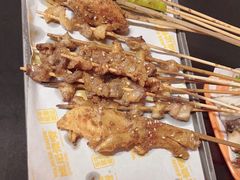 -威记烧嘢·南宁烧烤·超级生牛(绿地店)