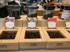 零售区-星巴克臻选(北京世贸天阶店)