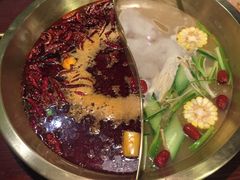 -重庆爽翻天老火锅(临平万达广场店)
