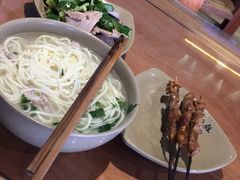 -亮亮面馆(经六路店)