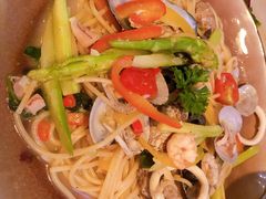 香辣海鲜意面配白葡萄酒酱-SISTERS BAR RESTAURANT川意酒馆(嘉善老市H楼店)