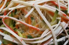 Crab Meat with Three丝 Salad
