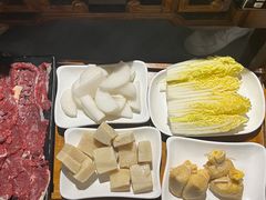 -悦牧·酸汤牛肉火锅(沃尔玛店)