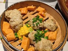 -阿瓦山寨·湘菜现炒·剁椒鱼头王(咸阳总店)