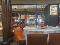 -阿瓦山寨·湘菜现炒·剁椒鱼头王(咸阳总店)
