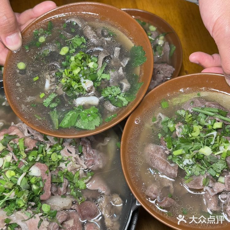 吃到了吃到了！乐山超绝的跷脚牛肉💥