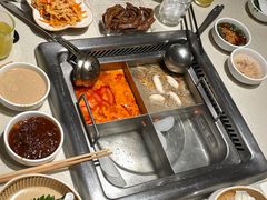 -海底捞火锅鲜切牛肉主题店(长寿路店)