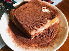 小龙凤漏奶华-小龍鳳餐室(番禺路店)