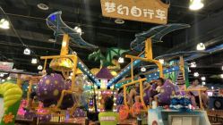 -维佳童话镇演出现场(徐东店)