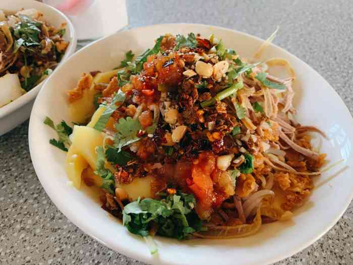 明记烧肉米线烧肉卷粉(中心小学店)