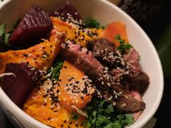 煎牛肉烤时蔬羽衣甘蓝沙拉-BAKER&SPICE(安福路店)