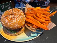 DEEP和牛汉堡-DEEP·美式餐吧(五棵松华熙LIVE店)
