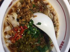 -呷佬·长沙手工米粉(金沙江路店)