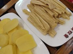 -亮欢寨酸汤鱼(沙冲路店)
