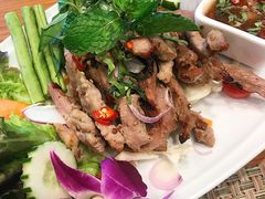 烤猪颈肉-Chom Cafe and Restaurant