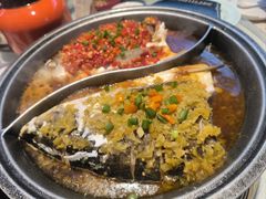 -阿瓦山寨·湘菜现炒·剁椒鱼头王(咸阳总店)