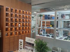 -无奔眼镜·蔡司·依视路授权店(马家堡店)