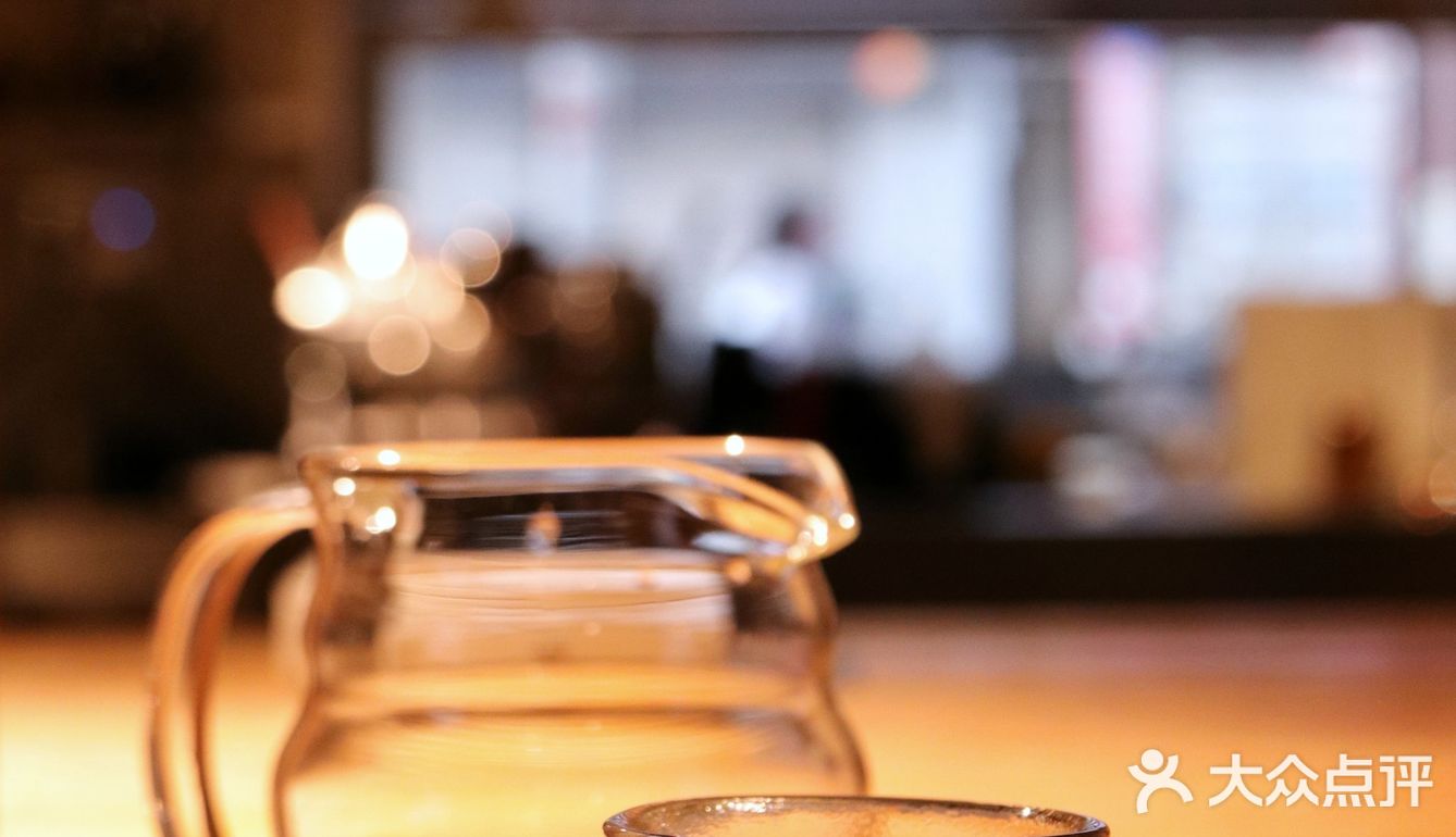 路过叹咖啡叹杯咖啡