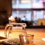 路过叹咖啡叹杯咖啡