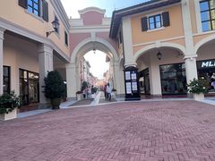 -佛罗伦萨小镇广佛名品奥特莱斯(疏港路店)